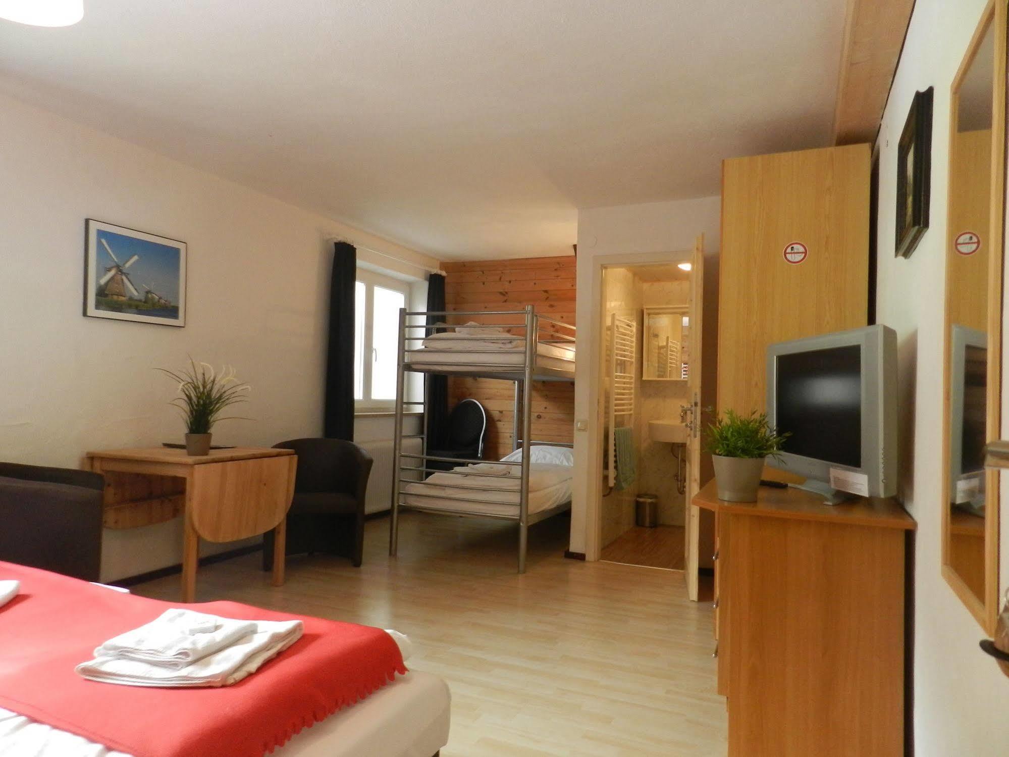 Pension Und Appartements Hartkaiser เอลล์เมา ภายนอก รูปภาพ