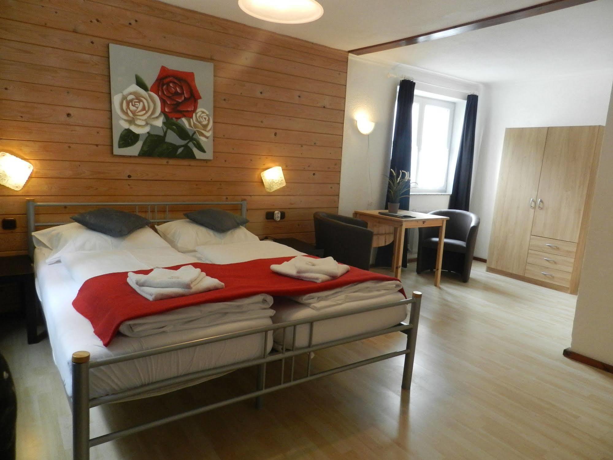 Pension Und Appartements Hartkaiser เอลล์เมา ภายนอก รูปภาพ