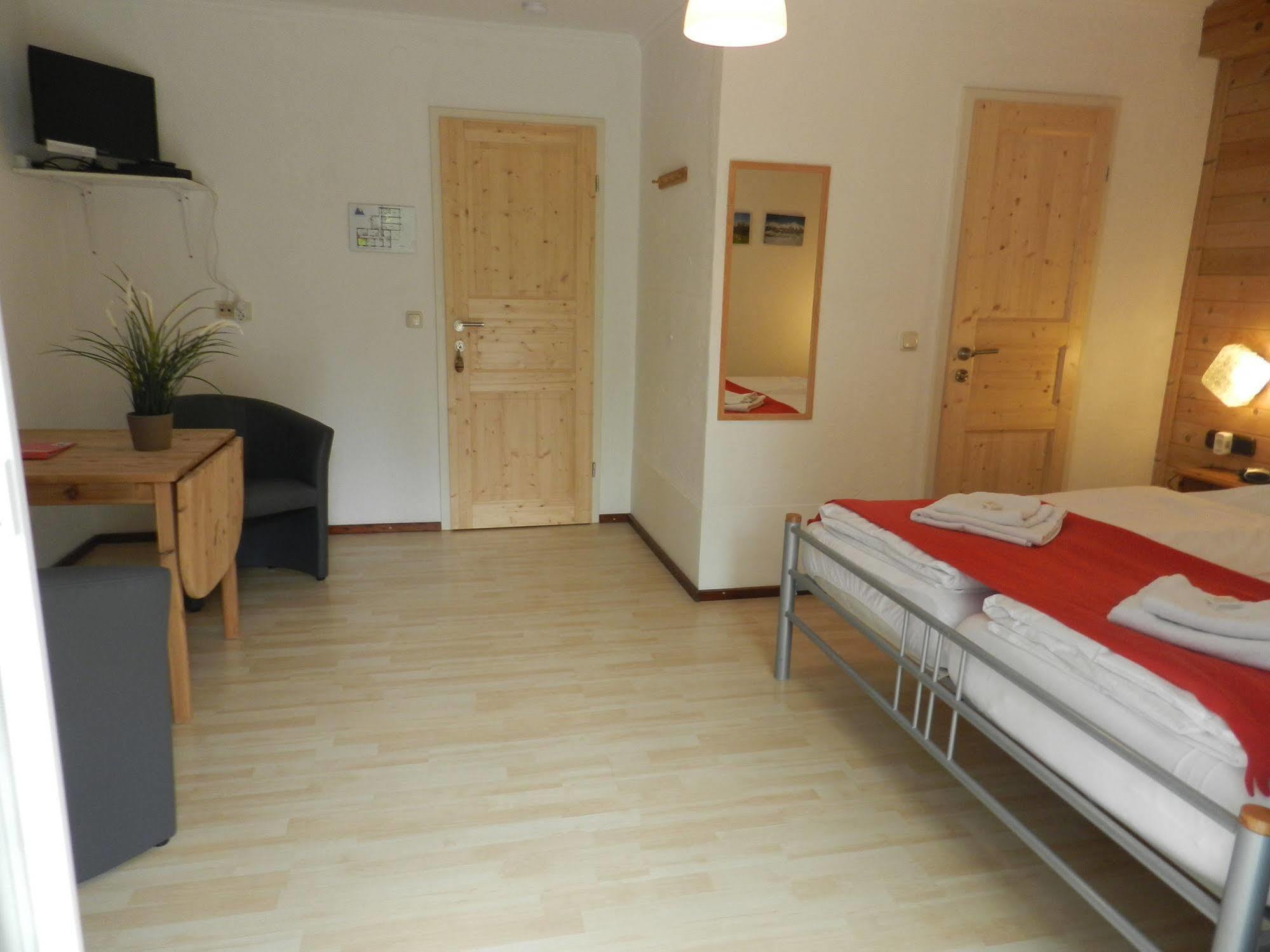 Pension Und Appartements Hartkaiser เอลล์เมา ภายนอก รูปภาพ