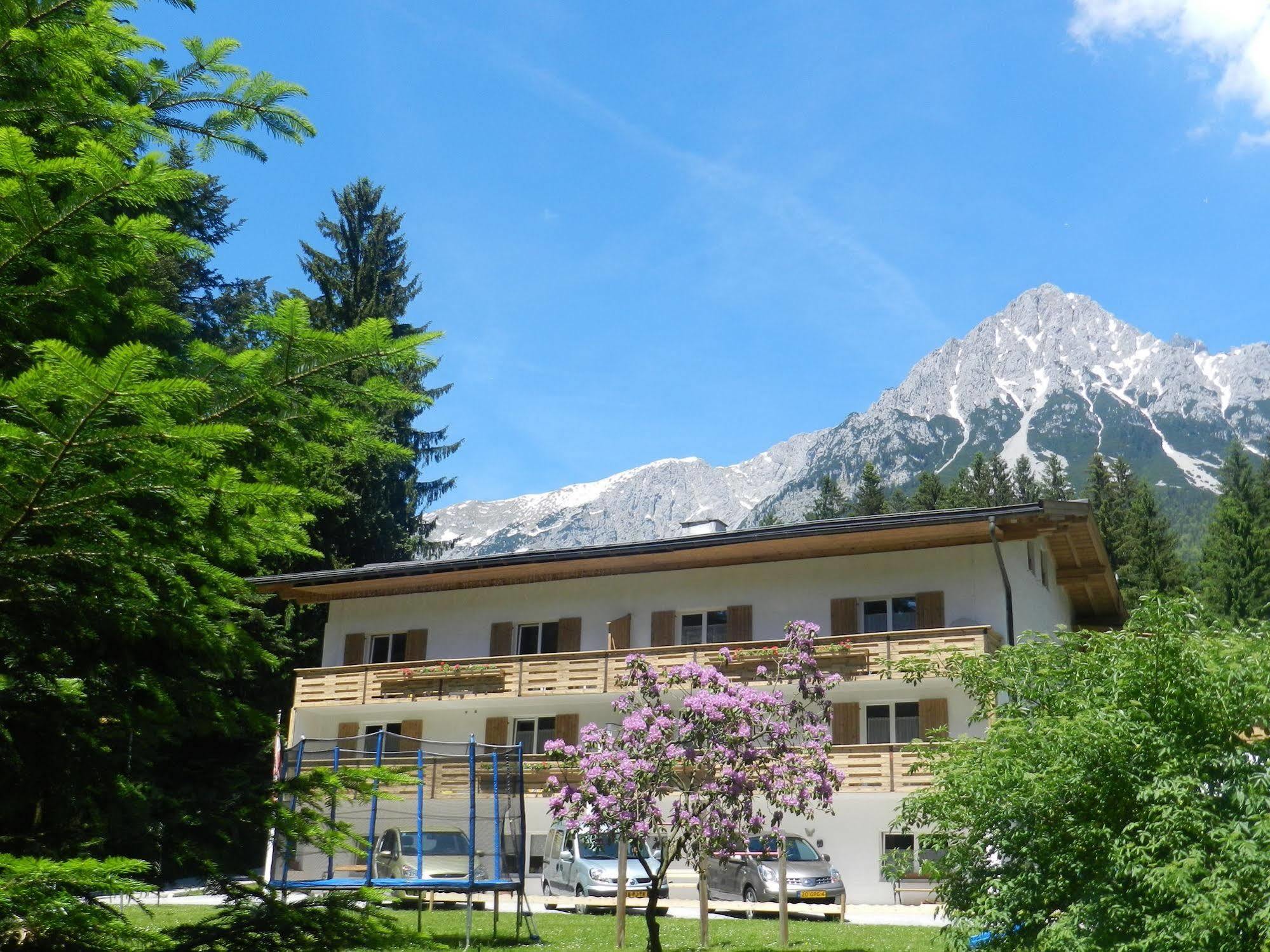 Pension Und Appartements Hartkaiser เอลล์เมา ภายนอก รูปภาพ